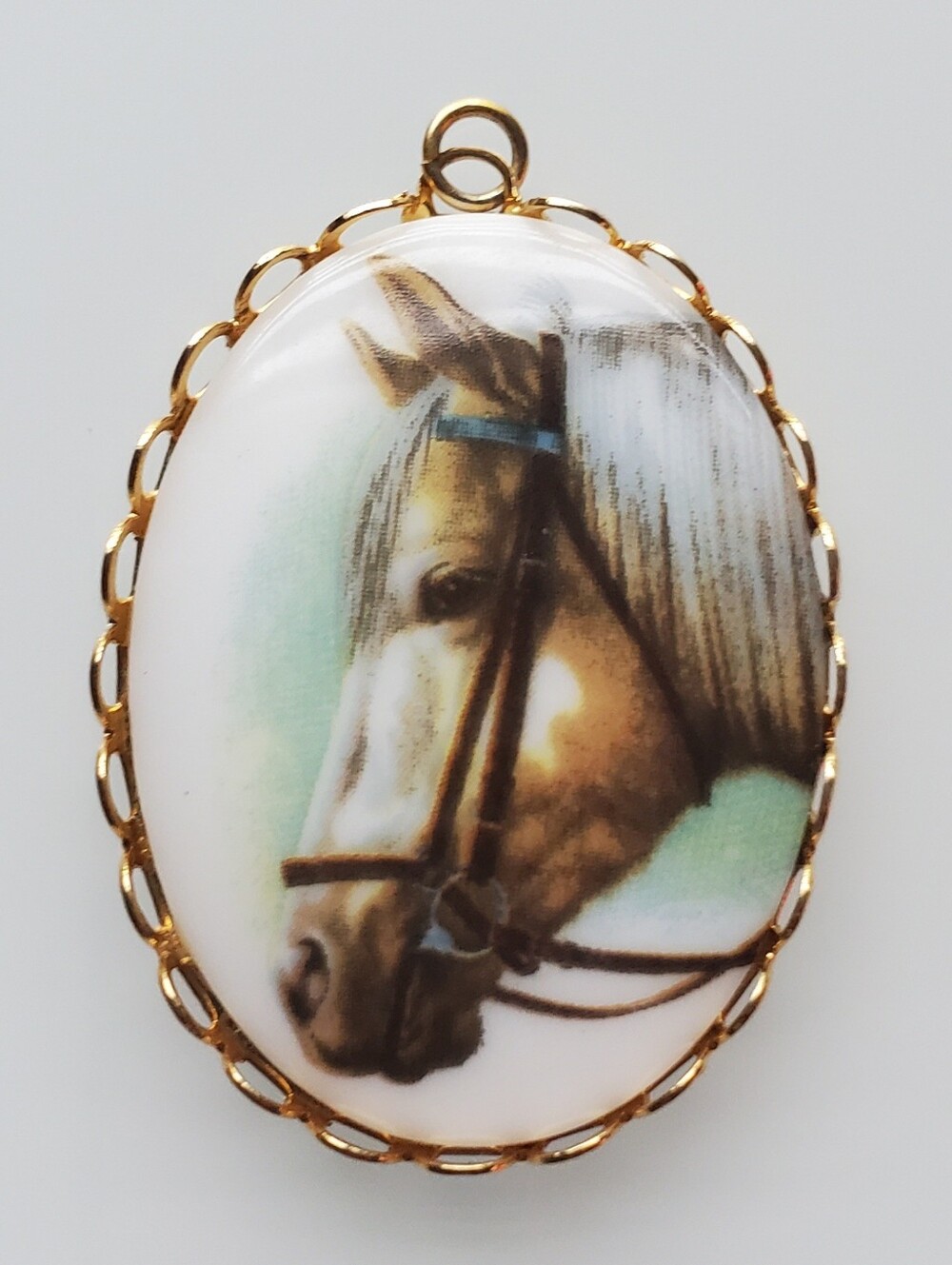 Gold-Trim Oval White Porcelain Horse Portrait Pendant Scalloped Edge Bezel